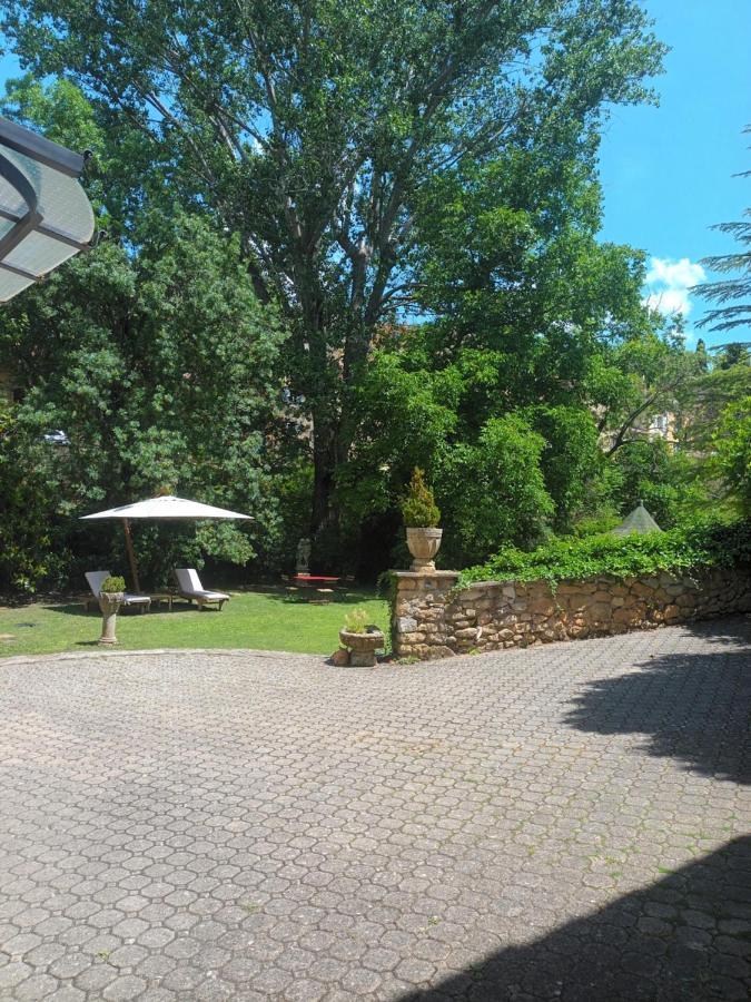 Bed and Breakfast Le Vieux Moulin De Jouques Экстерьер фото