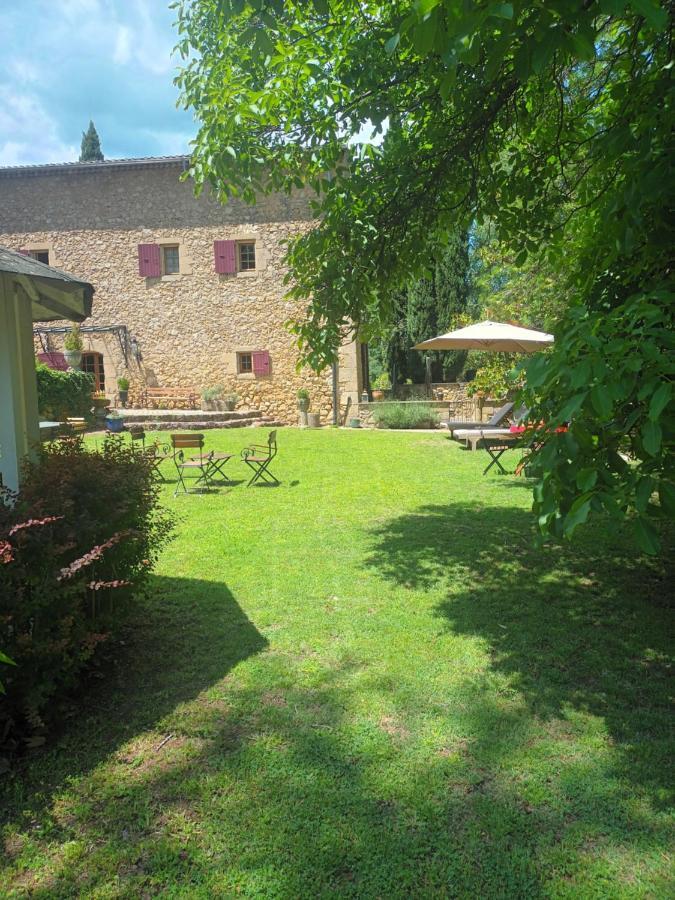 Bed and Breakfast Le Vieux Moulin De Jouques Экстерьер фото